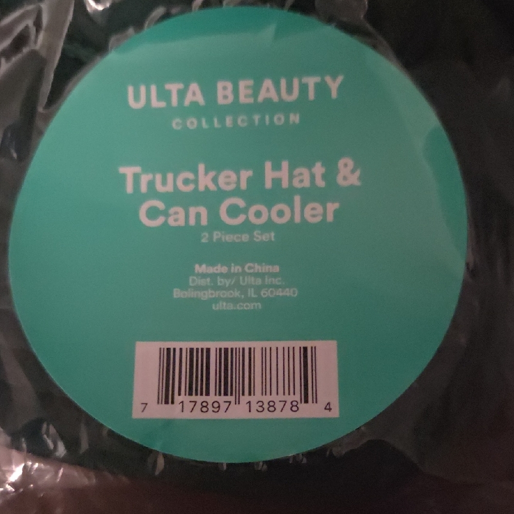 Ulta Beauty Dark Green Trucker Hat and Cooler Set - Picture 2 of 3